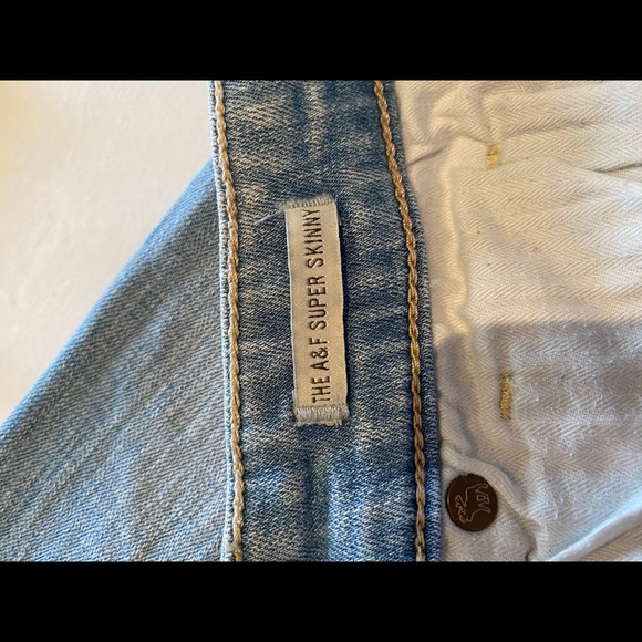 Abercrombie Distressed Light Wash Jeans - Picture 7 of 7